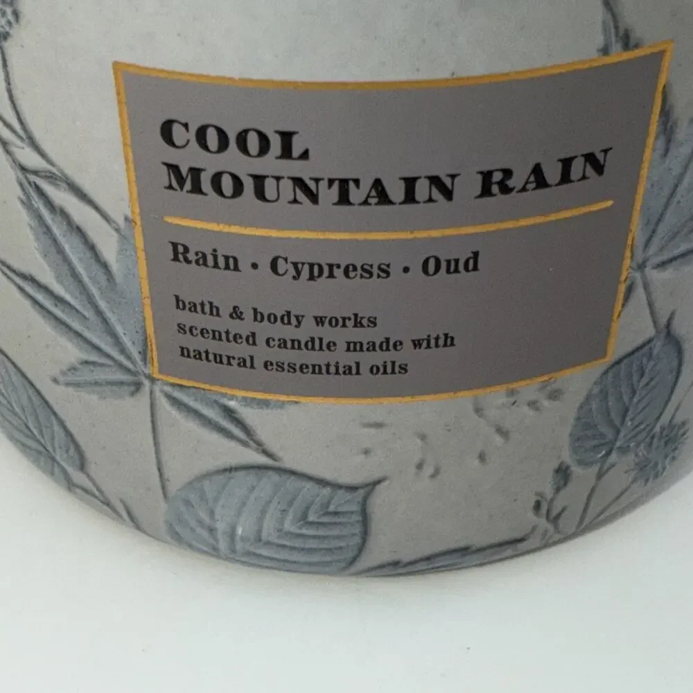 Bath & Body Works COOL MOUNTAIN RAIN 3 Wick Candle 14.5 oz New - Picture 3 of 5